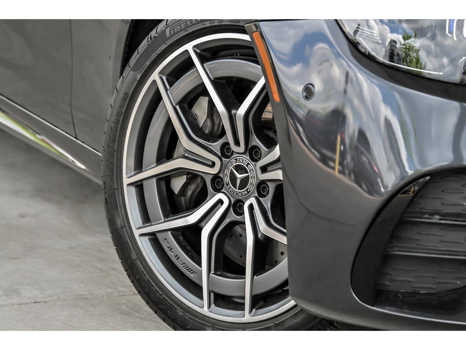 Certified 2022 Mercedes-Benz E 350 4MATIC Sedan w/ AMG Line Exterior image 3