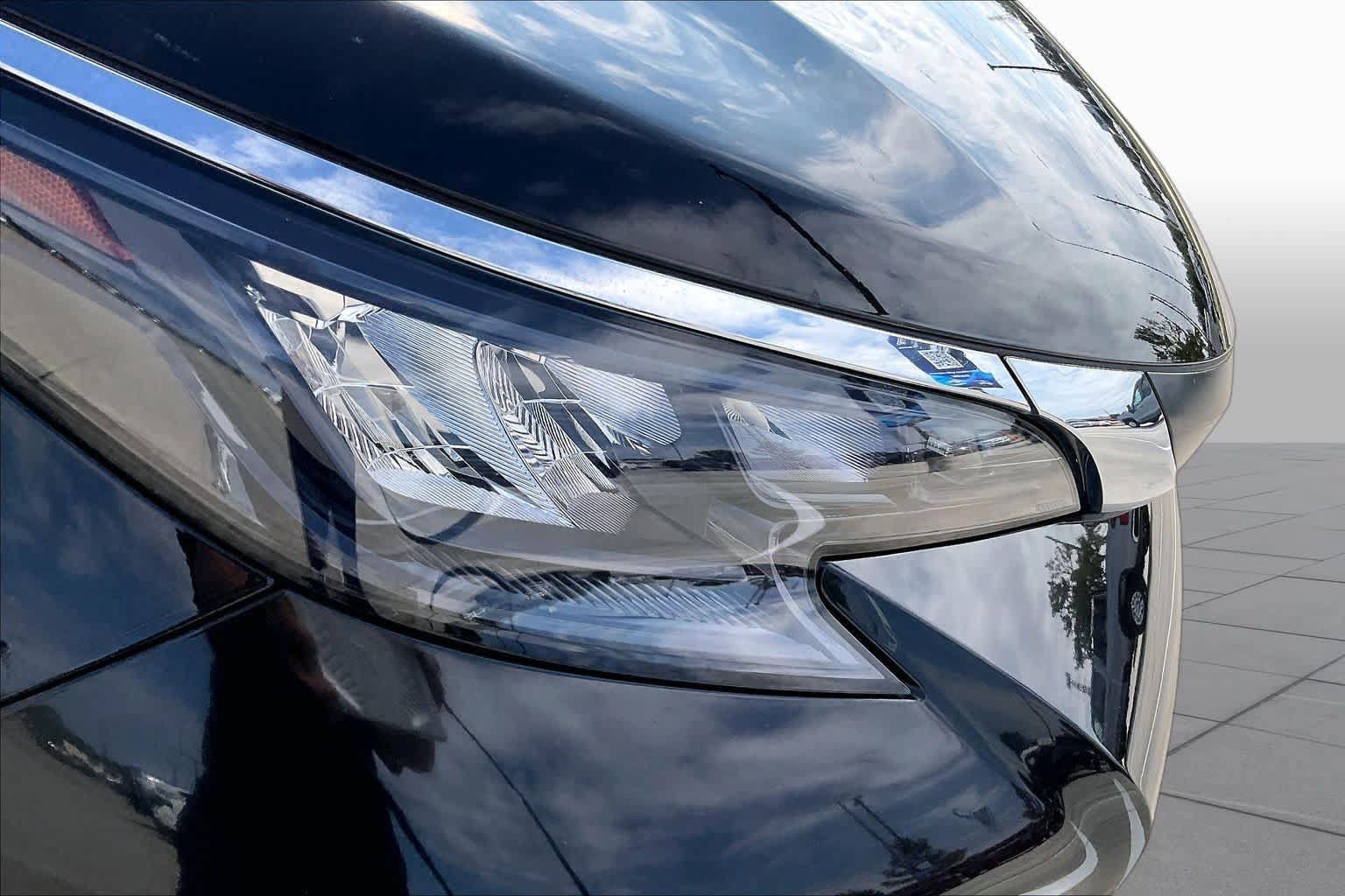 Used 2025 Toyota Sienna LE FWD image 26