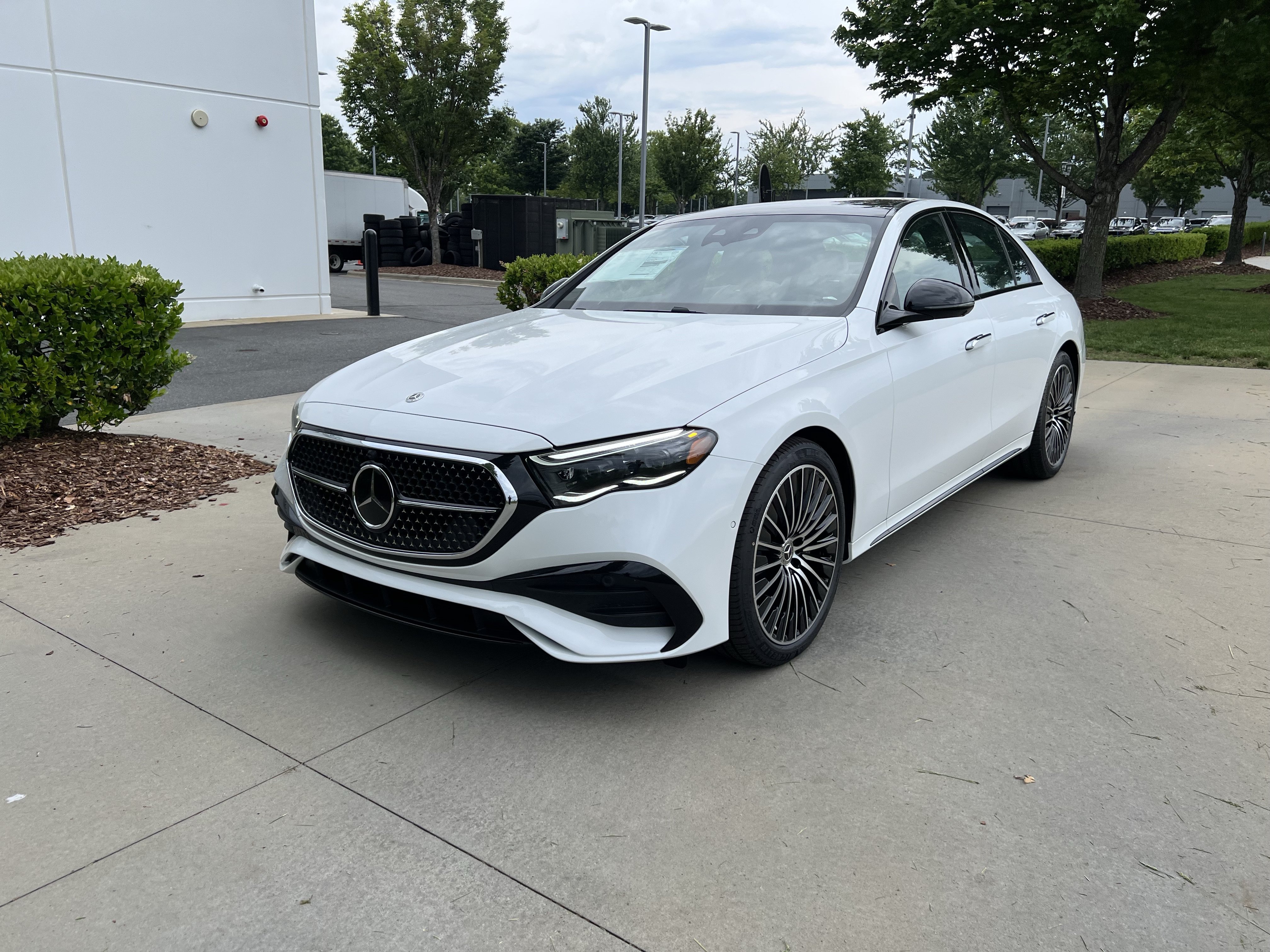New 2026 Mercedes-Benz E 450 4MATIC Sedan image 5