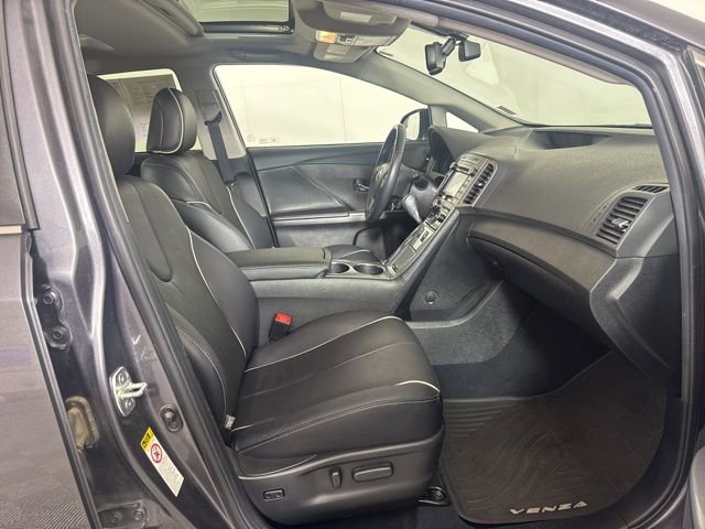 Used 2015 Toyota Venza Limited AWD/4WD image 4