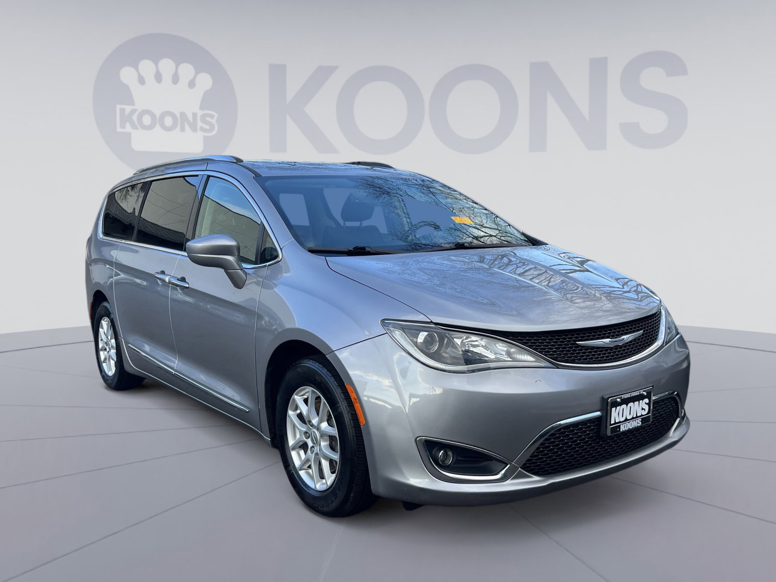 Used 2020 Chrysler Pacifica Touring-L image 8