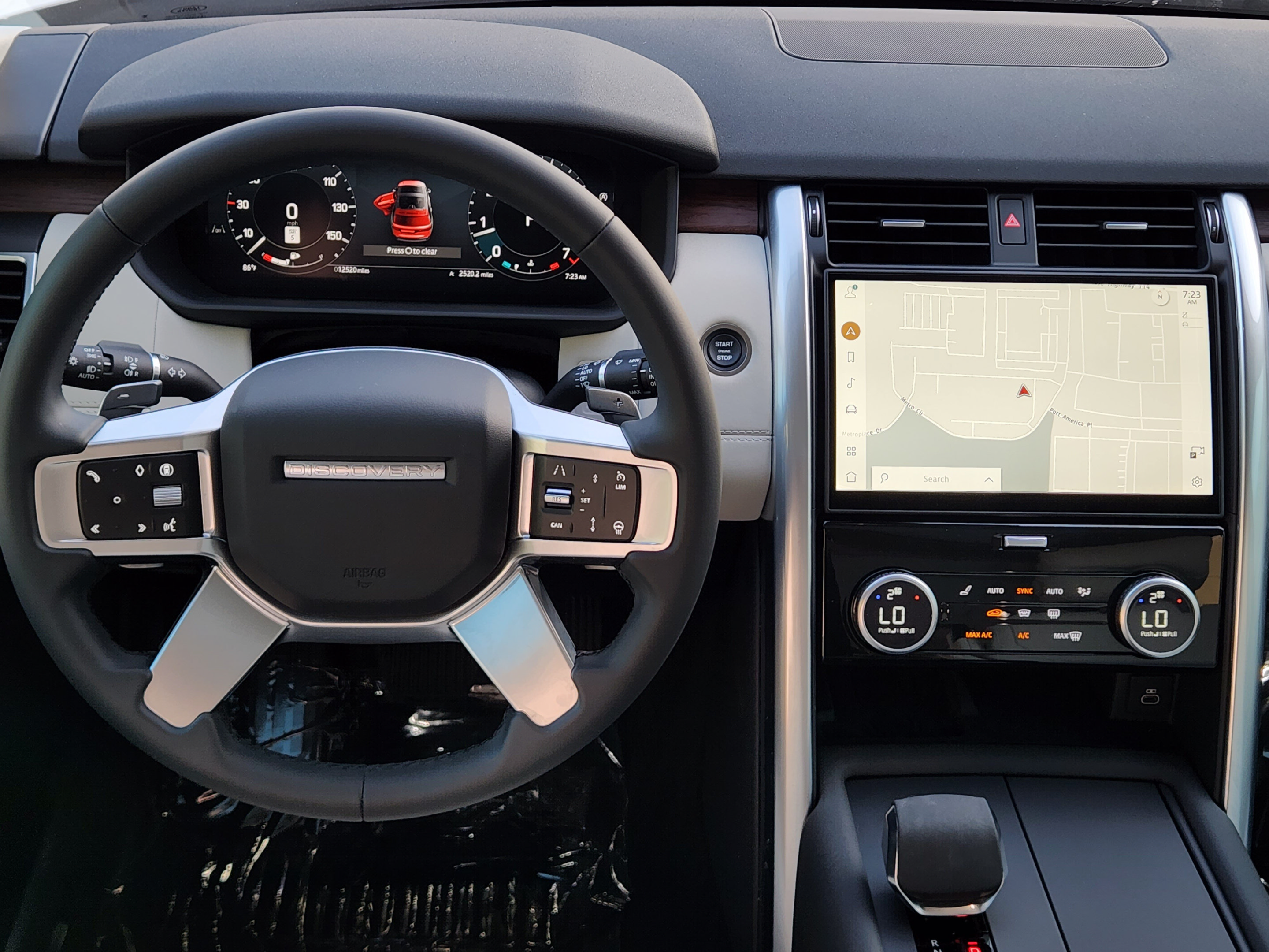 Certified 2025 Land Rover Discovery S AWD/4WD image 24