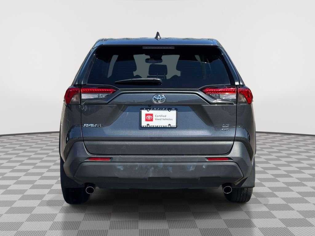 Used 2023 Toyota RAV4 LE AWD/4WD image 6
