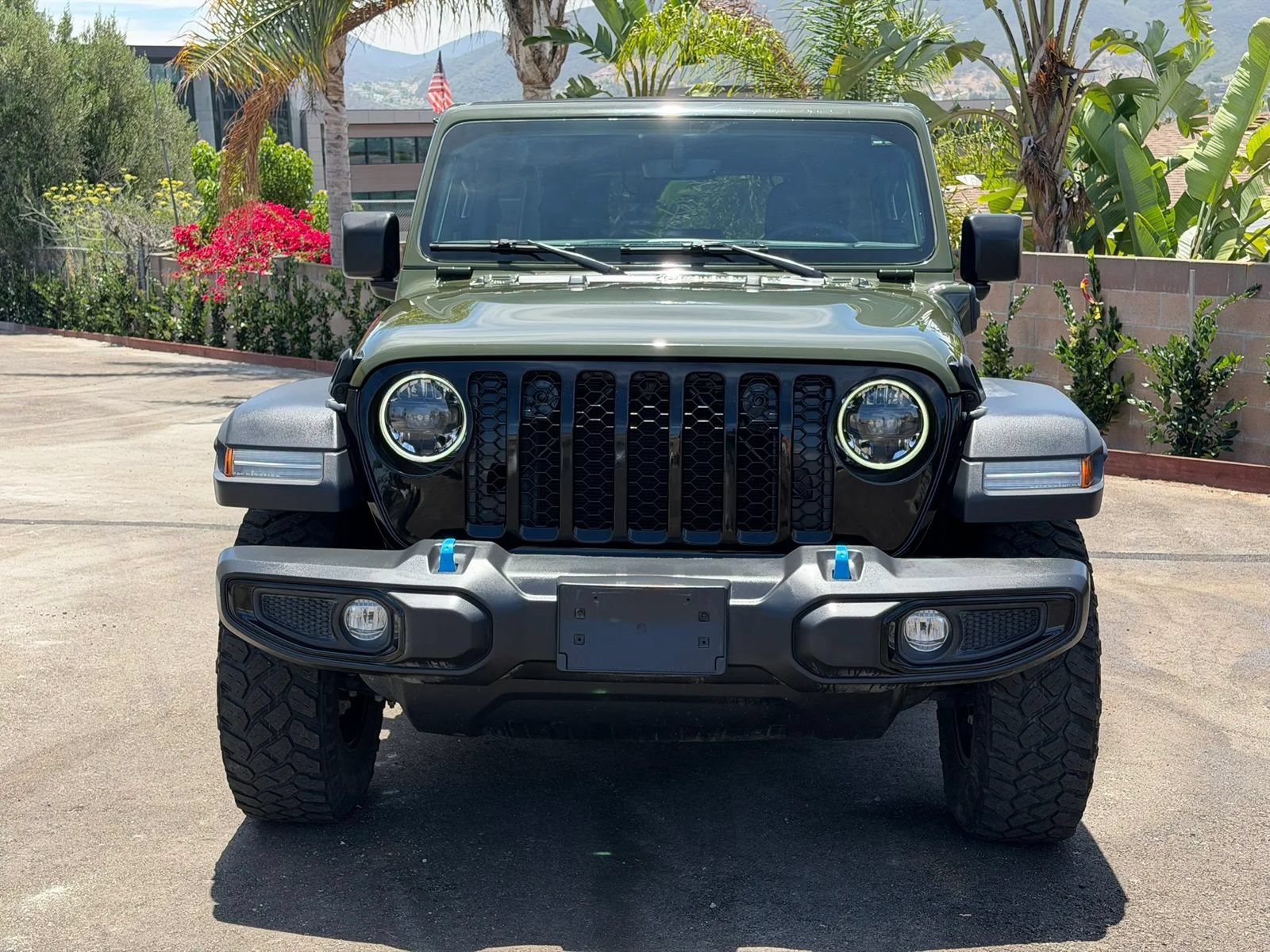 Used 2023 Jeep Wrangler Unlimited w/ Sun & Screen Package AWD/4WD image 3