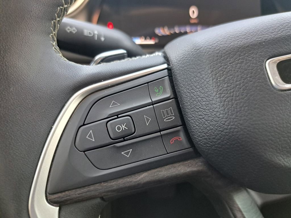 Used 2024 Jeep Grand Cherokee Limited image 13