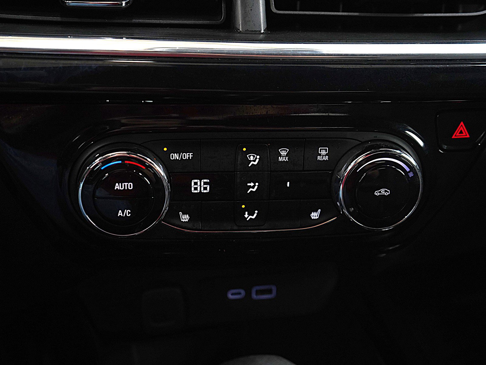 Used 2024 Chevrolet Trax RS w/ Driver Confidence Package image 24