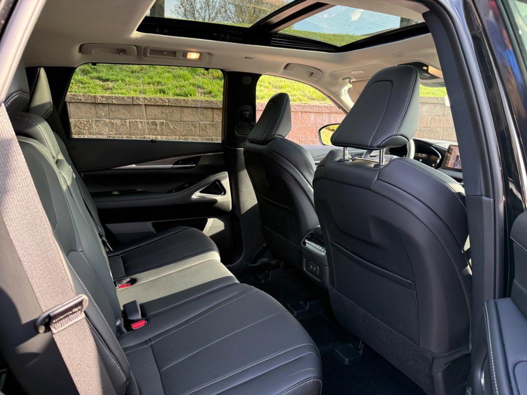 Used 2026 INFINITI QX60 Luxe w/ Cargo Package image 10