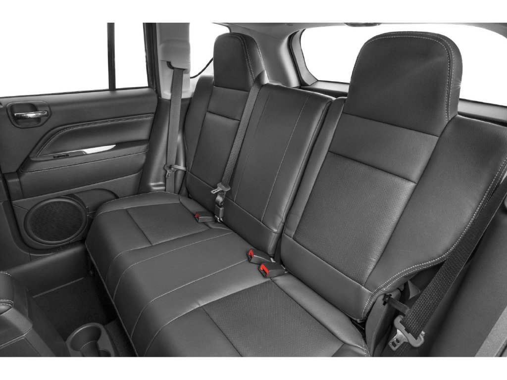 Used 2015 Jeep Compass Latitude AWD/4WD image 8