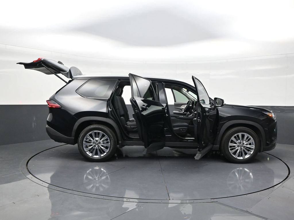 Used 2026 Toyota Grand Highlander AWD image 34