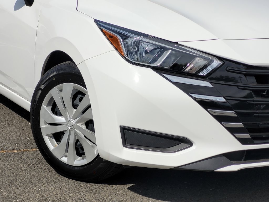 Used 2023 Nissan Versa S w/ Trunk Package FWD image 4