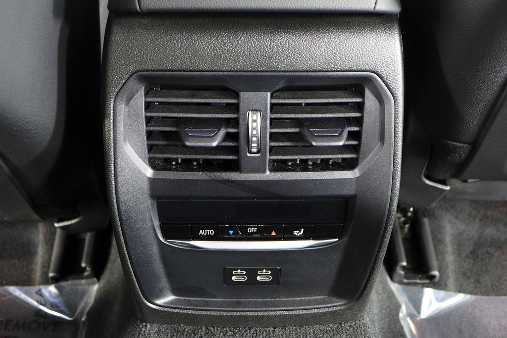 Used 2023 BMW 330i Sedan w/ Driving Assistance Package image 13