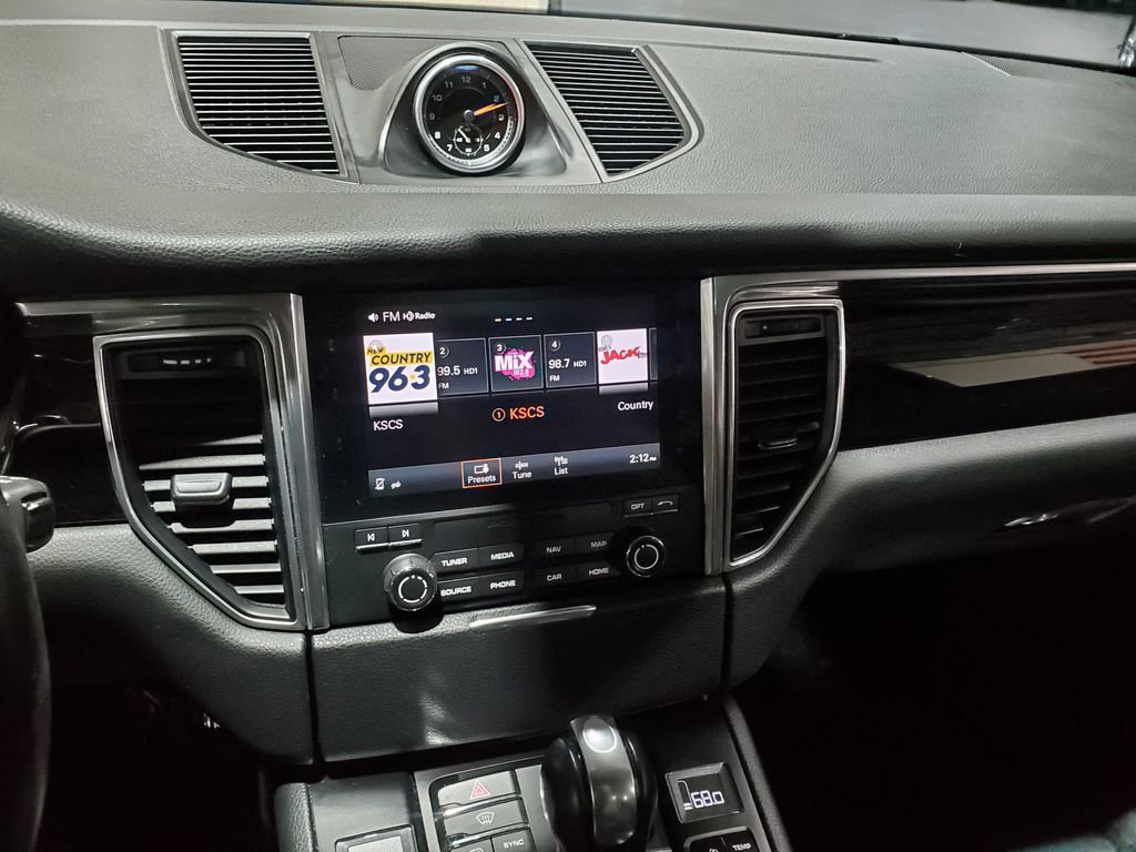 Used 2017 Porsche Macan image 30