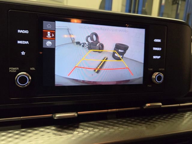 Used 2024 Kia Carnival LX FWD image 14