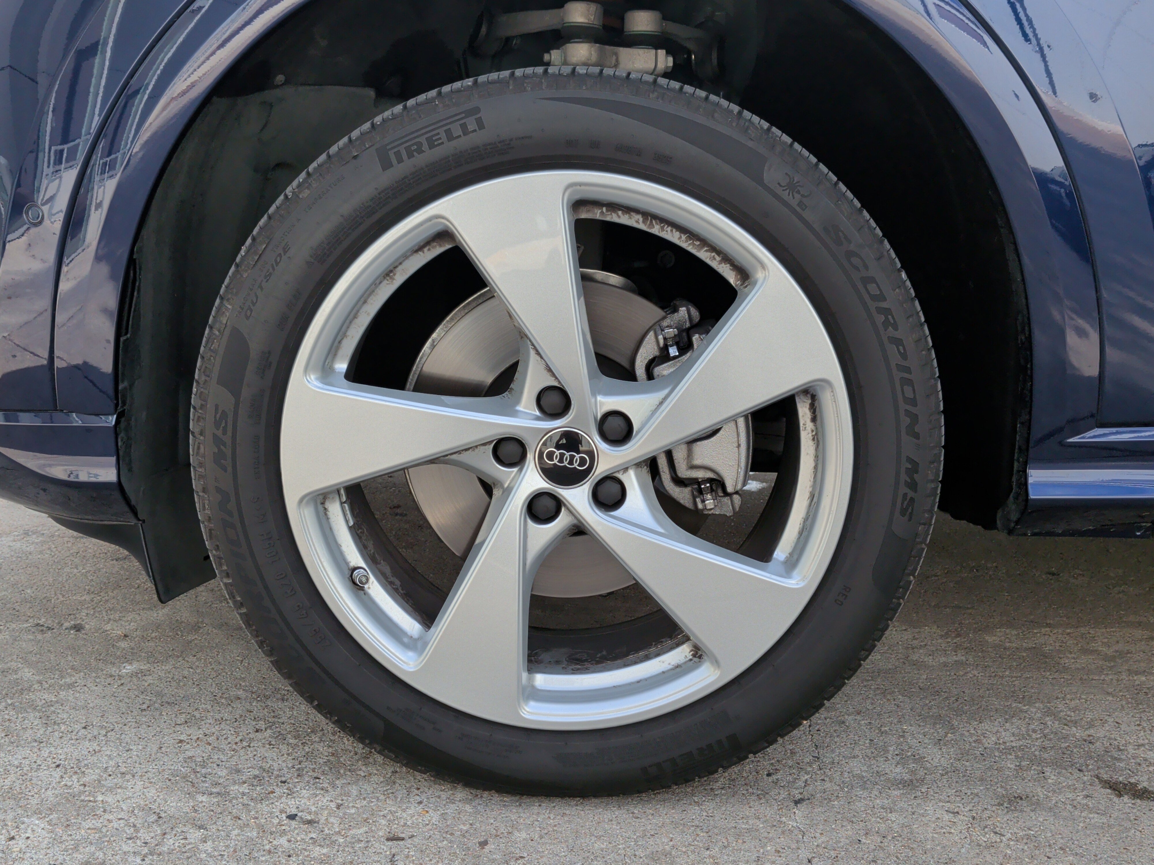 Used 2025 Audi Q5 Premium w/ Convenience Package image 7