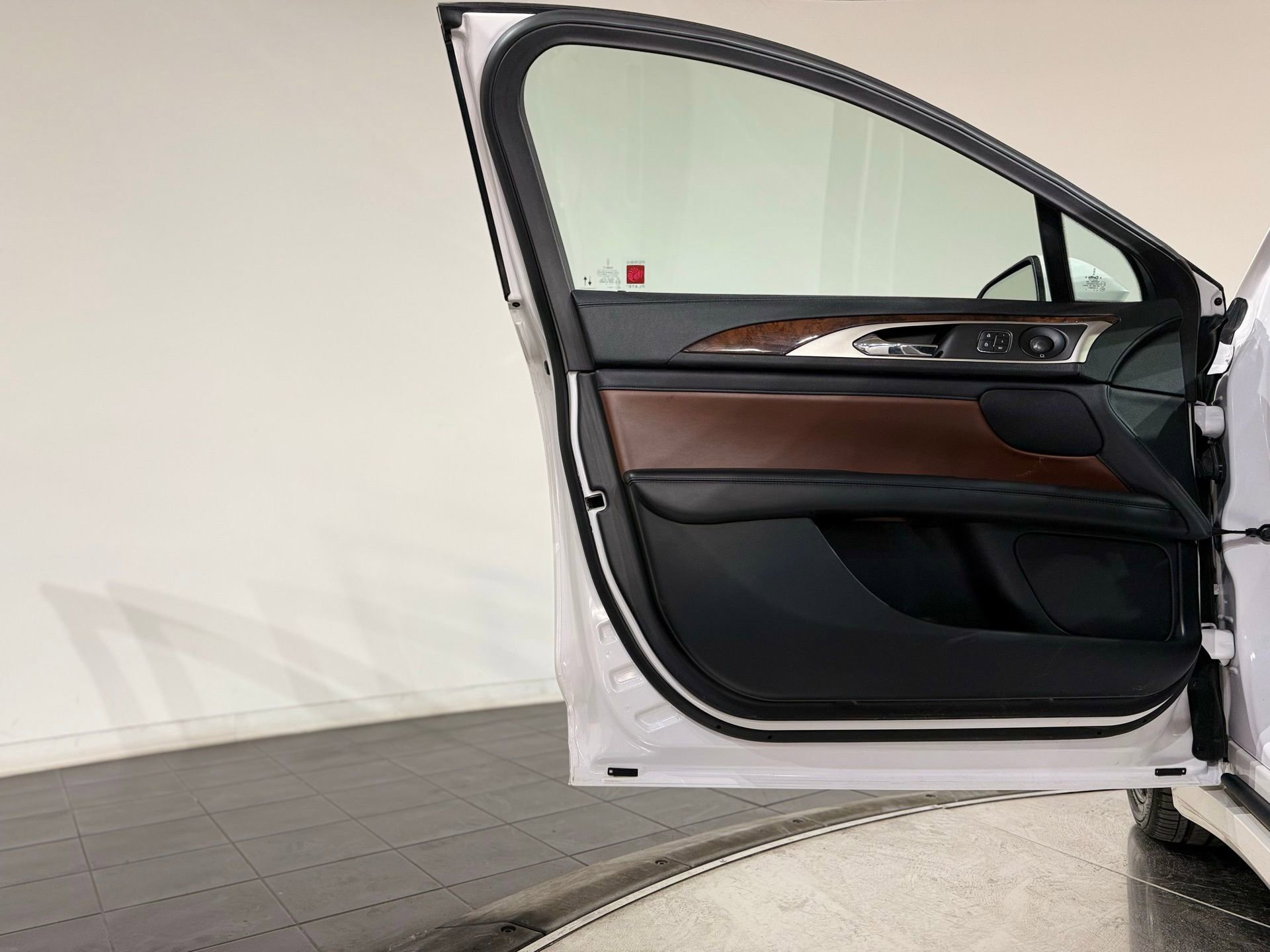 Used 2020 Lincoln MKZ Reserve w/ Monochromatic Package image 23