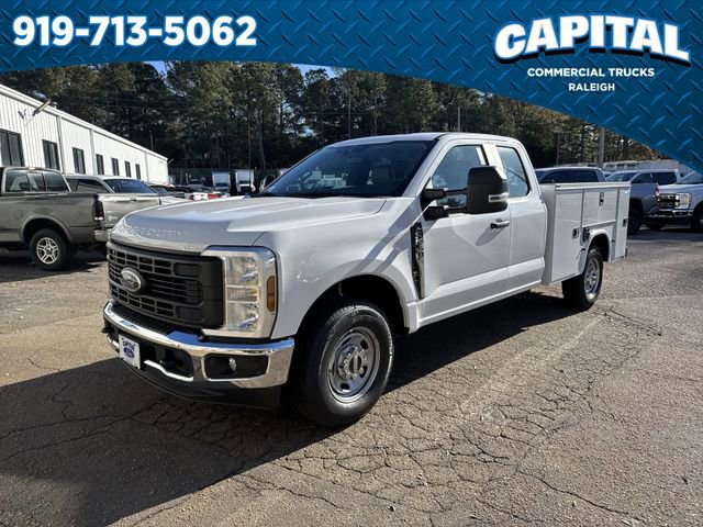 New 2026 Ford F250 XL w/ XL Chrome Package image 4