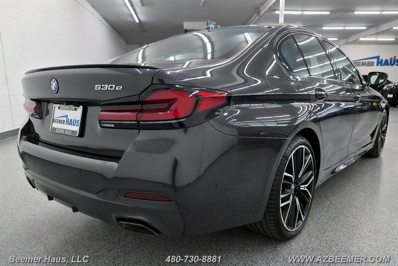 Used 2023 BMW 530e w/ M Sport Package RWD image 11