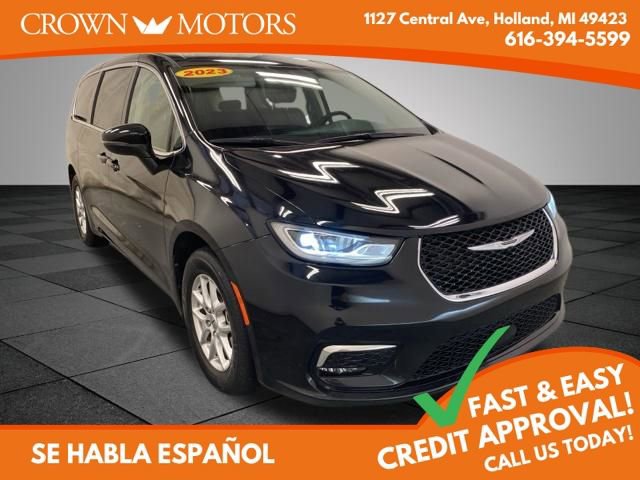 Used 2023 Chrysler Pacifica Touring-L FWD video 1
