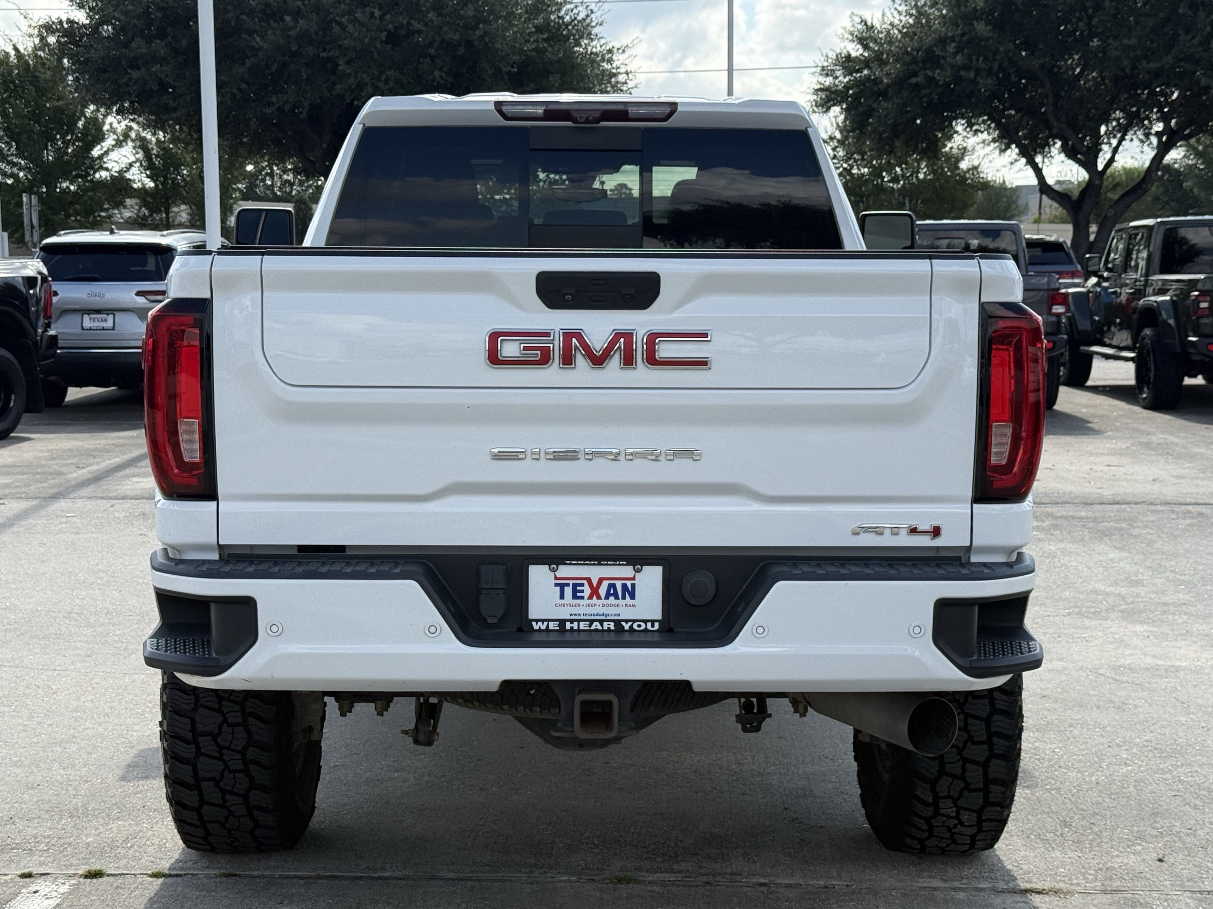 Used 2020 GMC Sierra 2500 AT4 w/ Technology Package AWD/4WD image 6