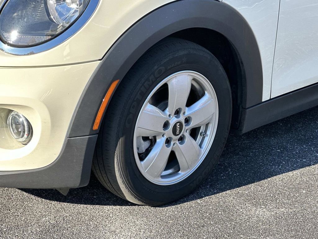 Used 2021 MINI Cooper 4-Door Hardtop image 30