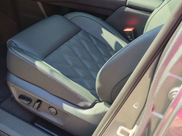 New 2026 Nissan Rogue Platinum AWD/4WD image 4
