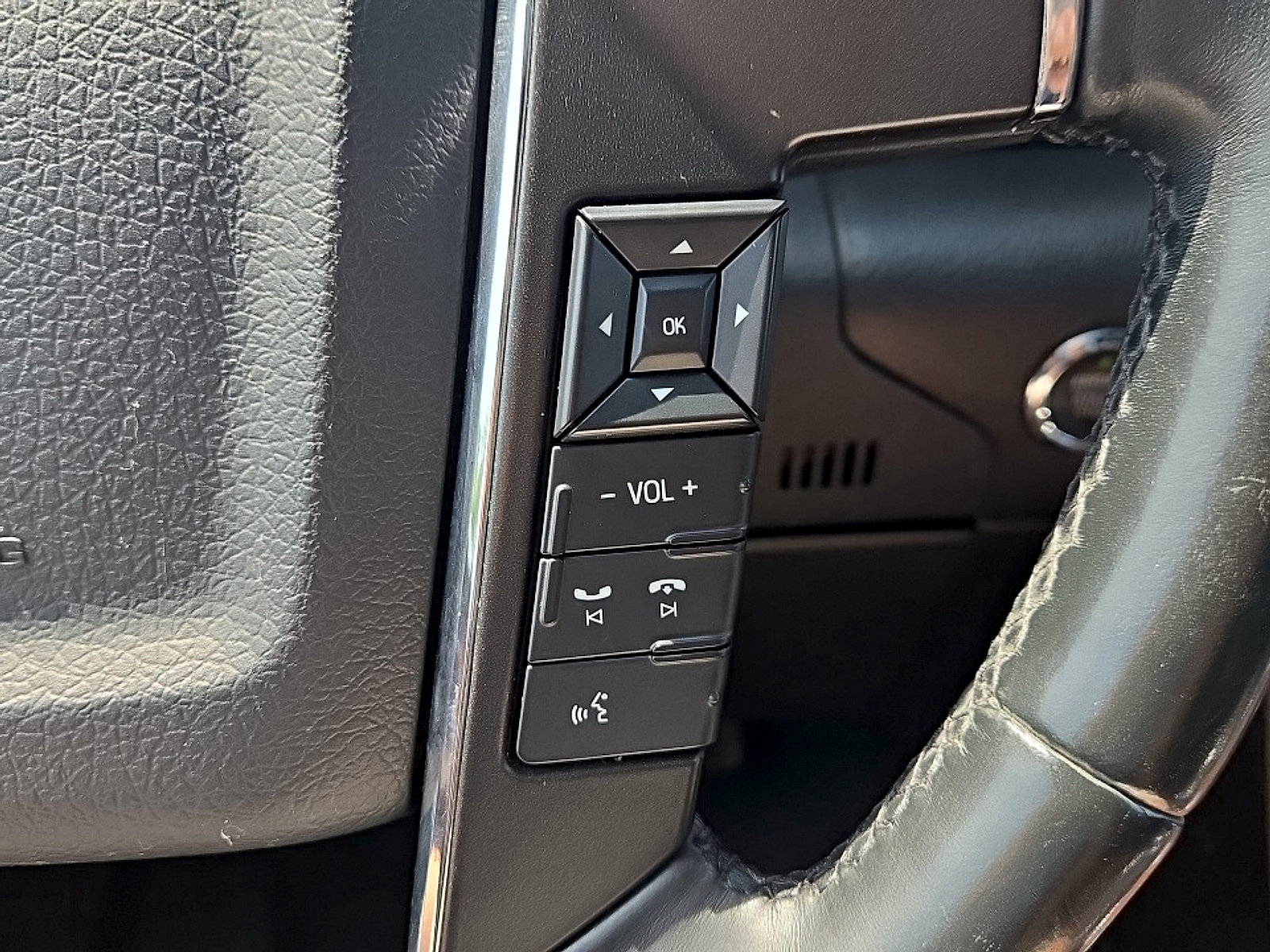 Used 2017 Lincoln Navigator Select AWD/4WD image 14