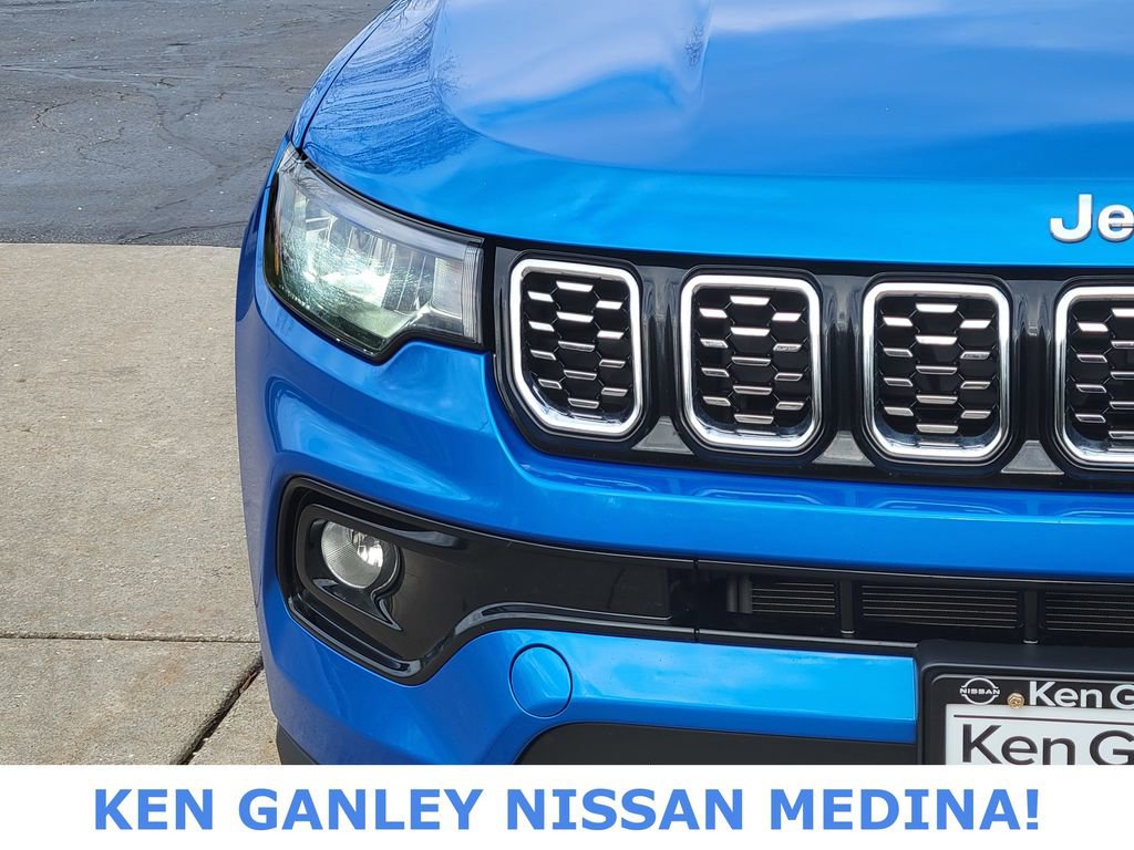 Used 2025 Jeep Compass Limited image 9