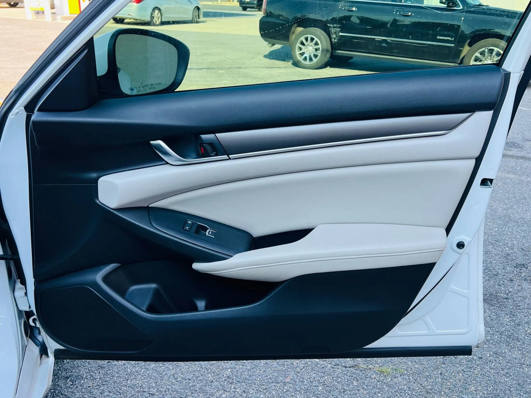 Used 2018 Honda Accord LX image 6