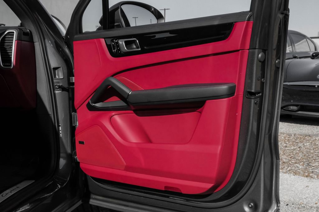 Used 2019 Porsche Cayenne image 58