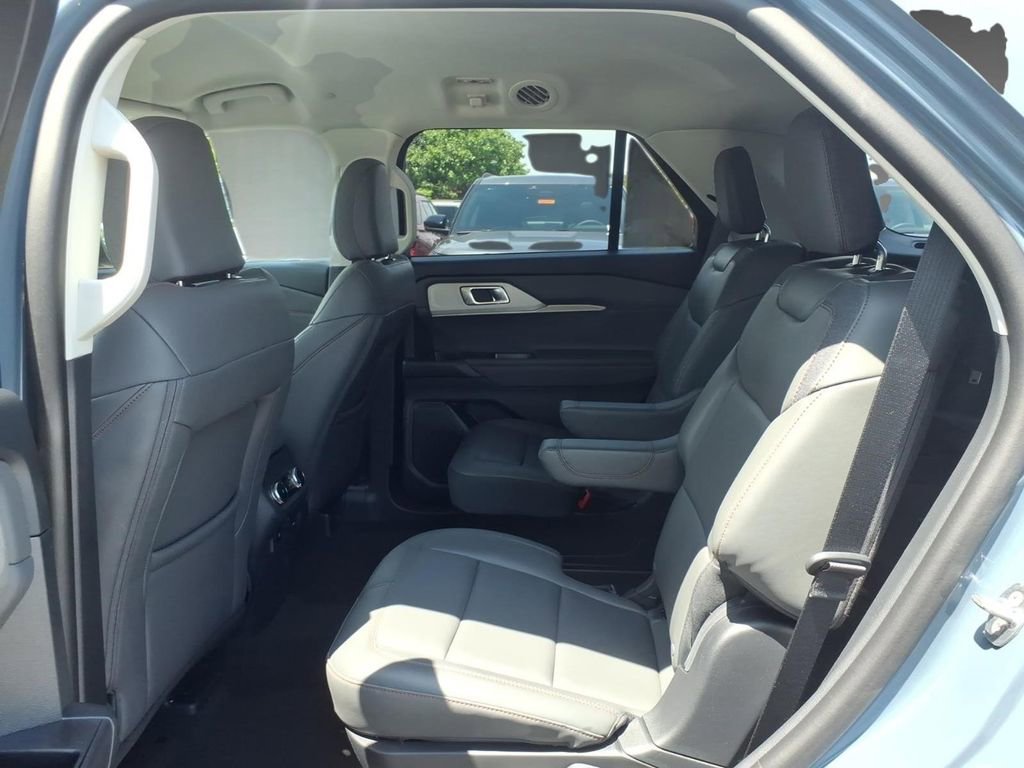 New 2026 Ford Explorer Active w/ Active Comfort Package AWD/4WD image 5