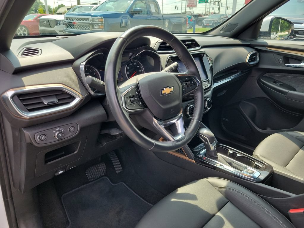 Used 2023 Chevrolet TrailBlazer ACTIV w/ Sun and Liftgate Package FWD image 21