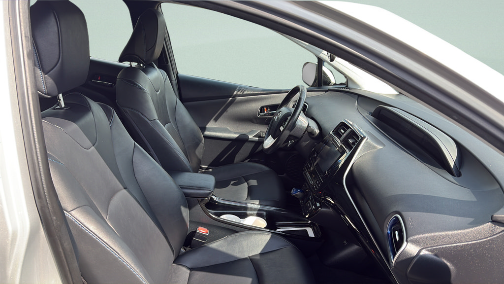Used 2016 Toyota Prius Three Touring FWD image 16