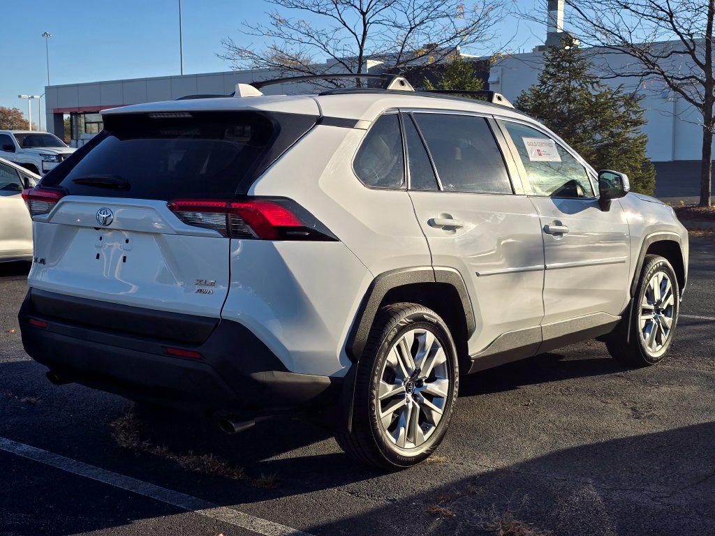 Used 2019 Toyota RAV4 XLE Premium w/ Cold Weather Package AWD/4WD image 8