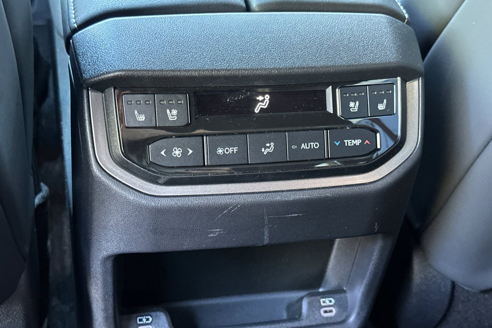 Used 2025 Lexus TX 500h AWD w/ Technology Package image 16