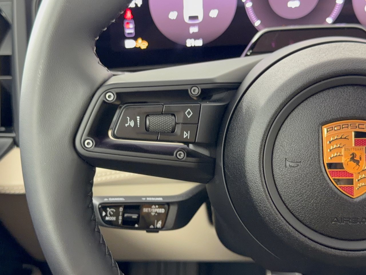 New 2026 Porsche Cayenne Coupe AWD/4WD image 18