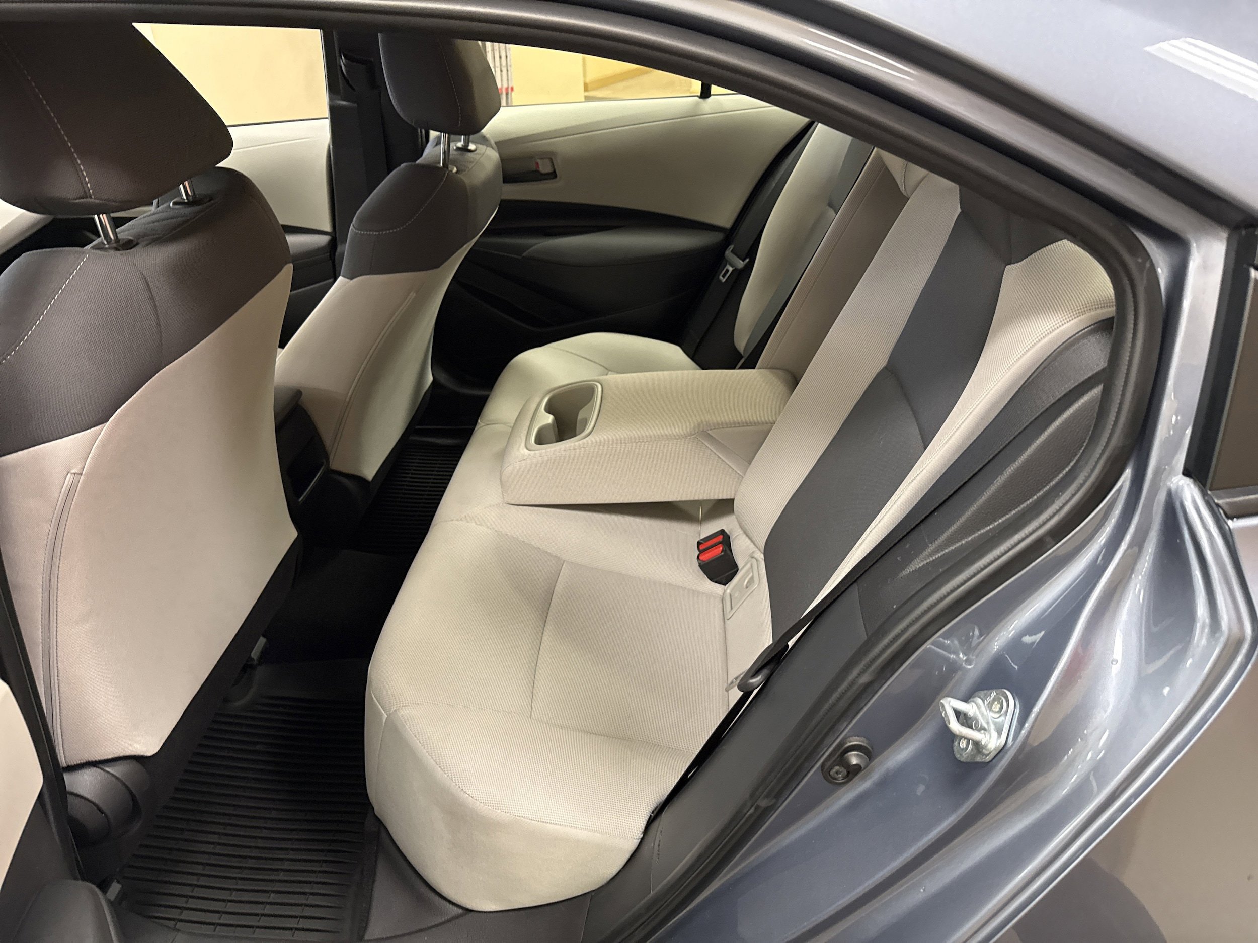 Used 2022 Toyota Corolla LE FWD image 33