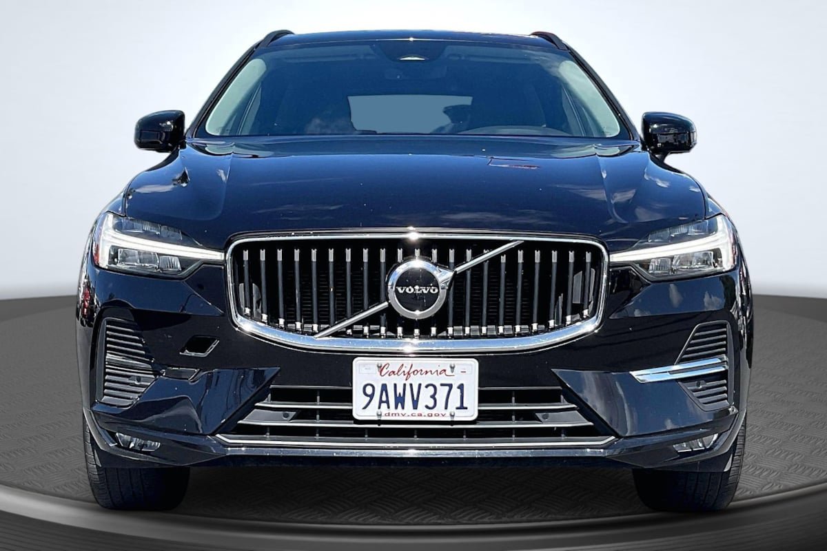 Used 2022 Volvo XC60 B5 Momentum AWD/4WD image 3