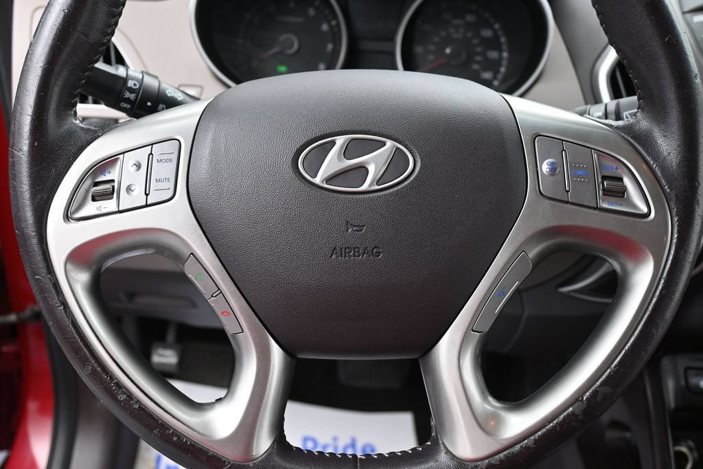 Used 2013 Hyundai Tucson Limited w/ Premium Pkg AWD/4WD image 12