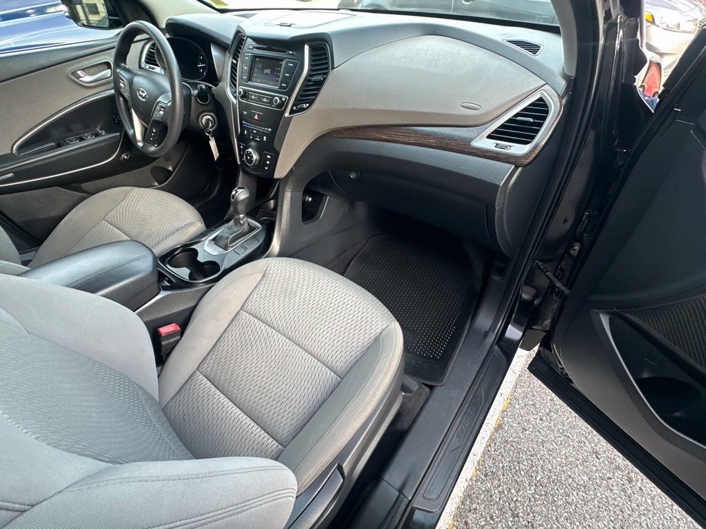 Used 2017 Hyundai Santa Fe Sport FWD image 33