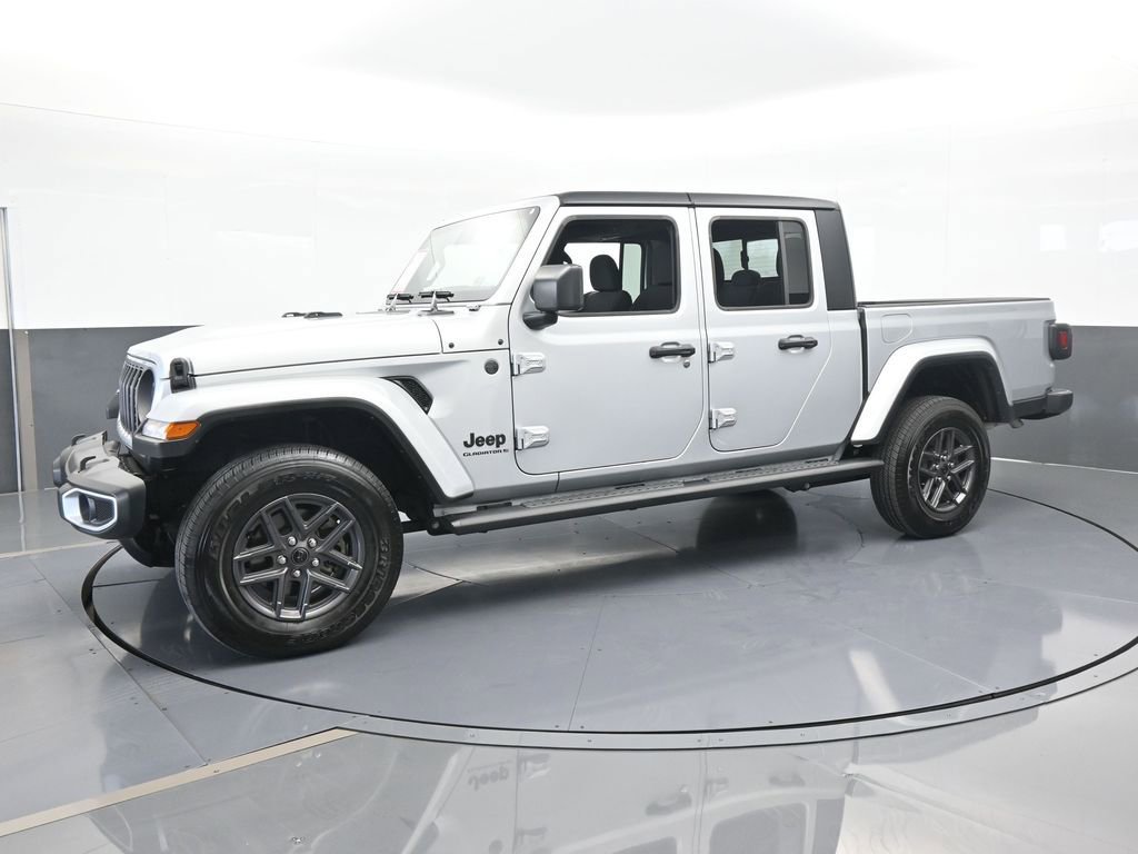 Used 2024 Jeep Gladiator Sport video 2