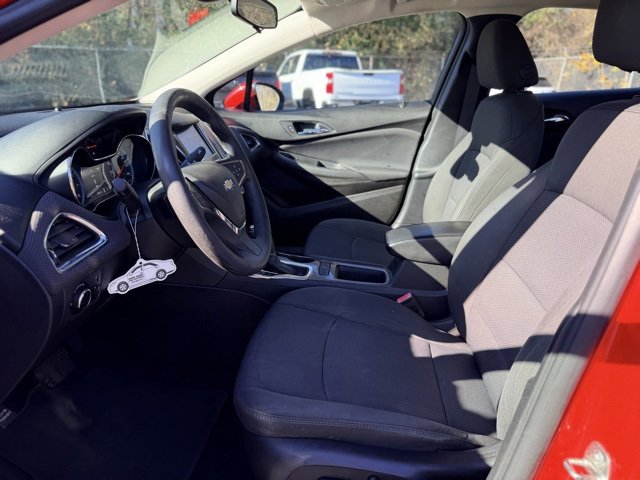 Used 2017 Chevrolet Cruze LT w/ Convenience Package image 5