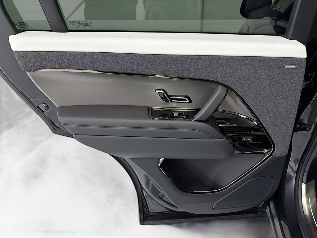 Certified 2025 Land Rover Range Rover Sport Dynamic SE AWD/4WD image 25