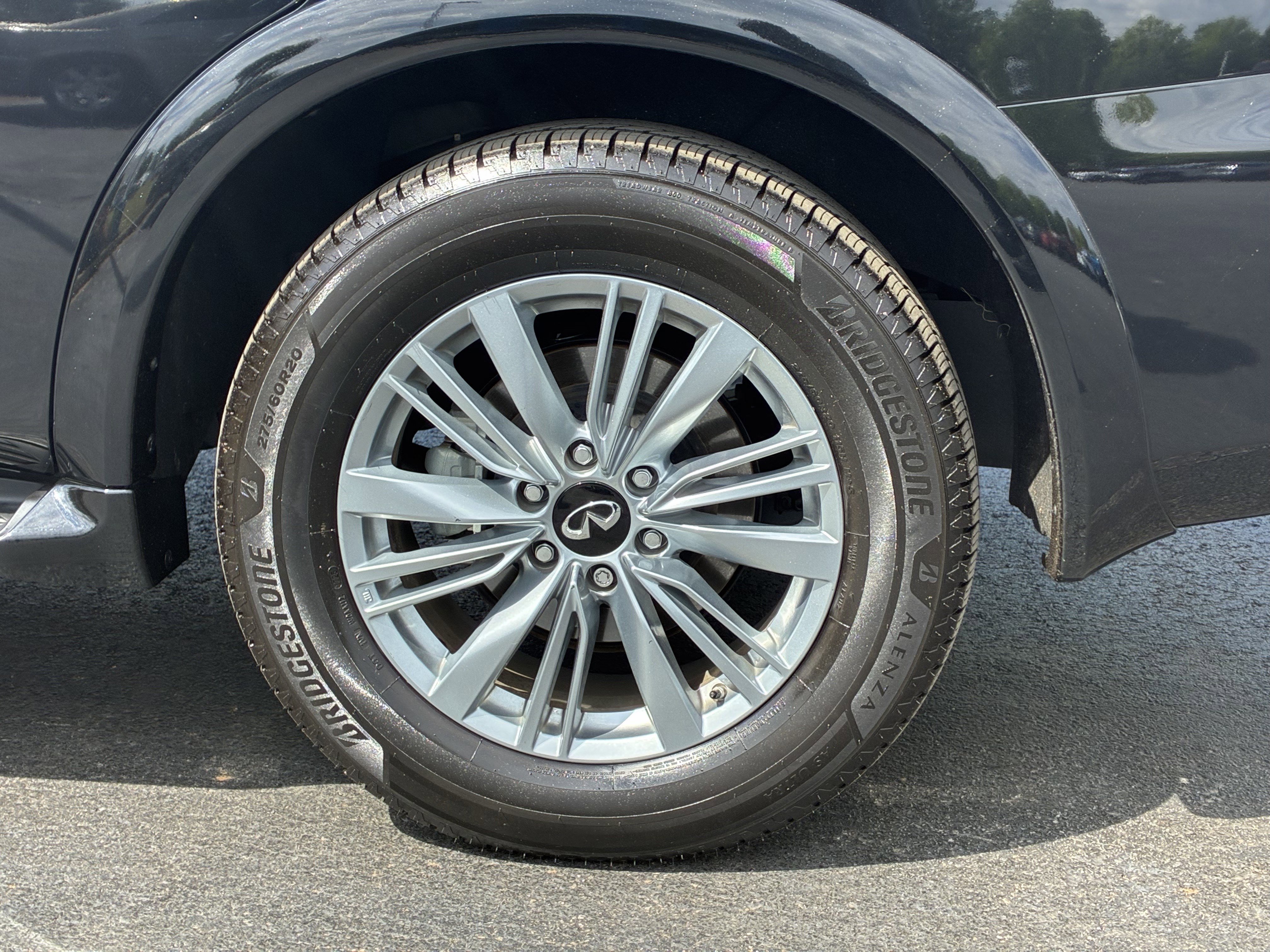 Used 2024 INFINITI QX80 Luxe w/ All-Season Package RWD image 10