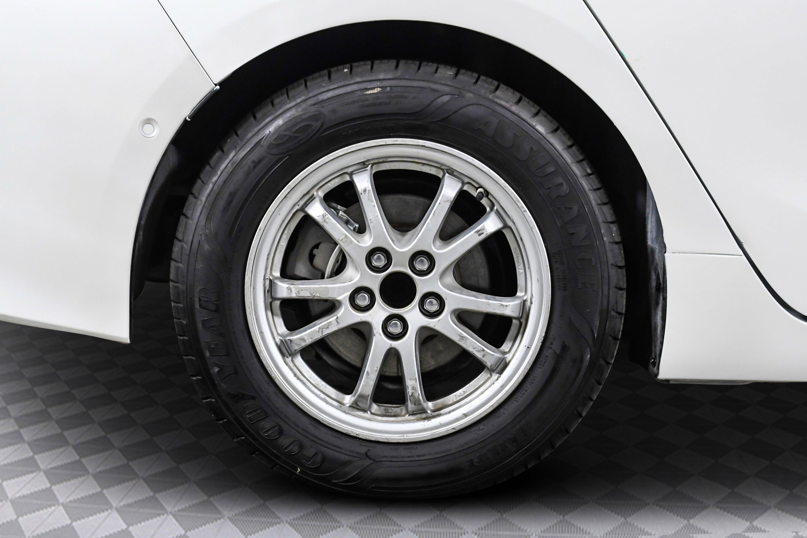 Used 2017 Toyota Prius Prime Advanced image 30