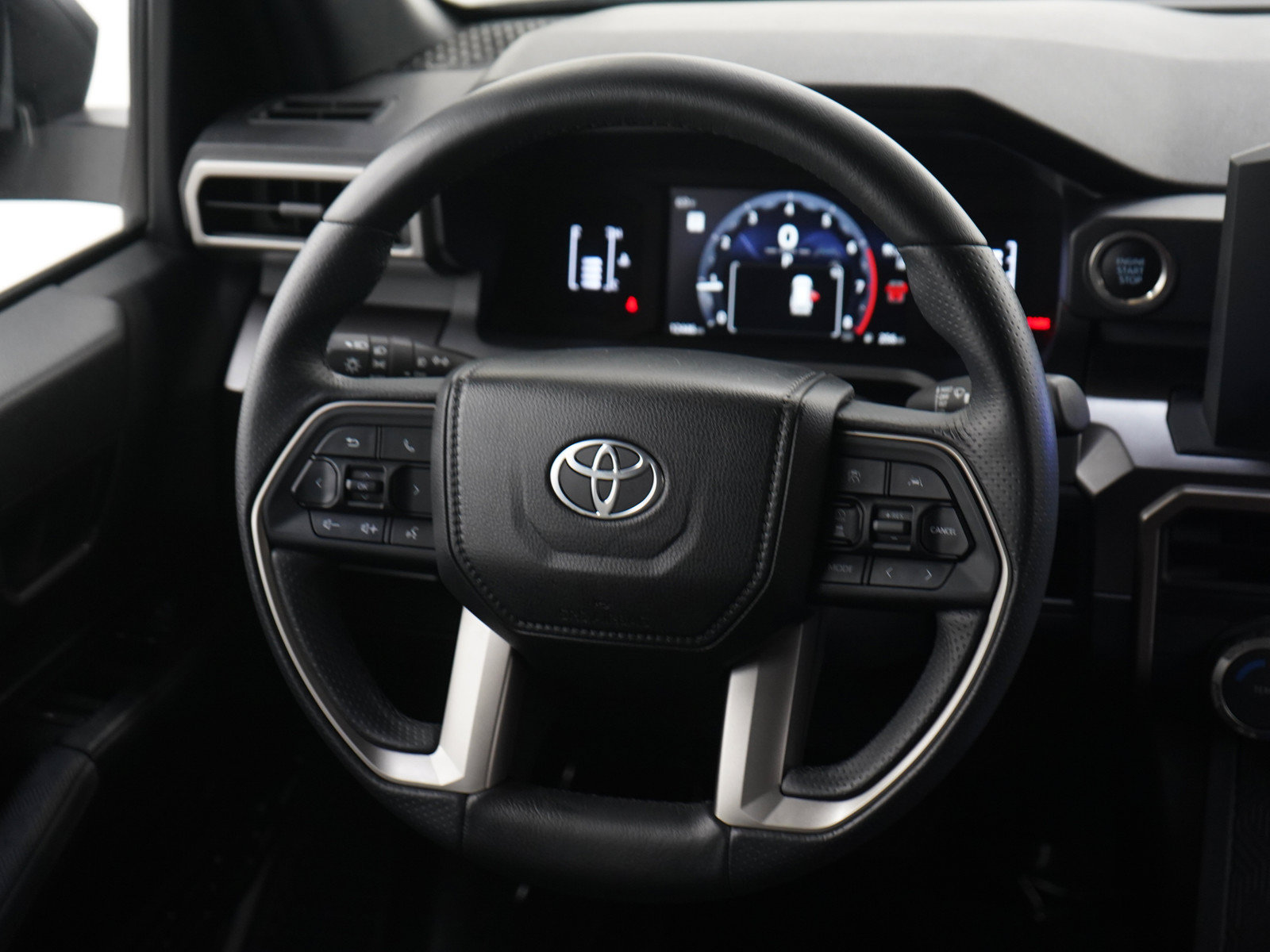 Used 2025 Toyota 4Runner SR5 AWD/4WD image 15