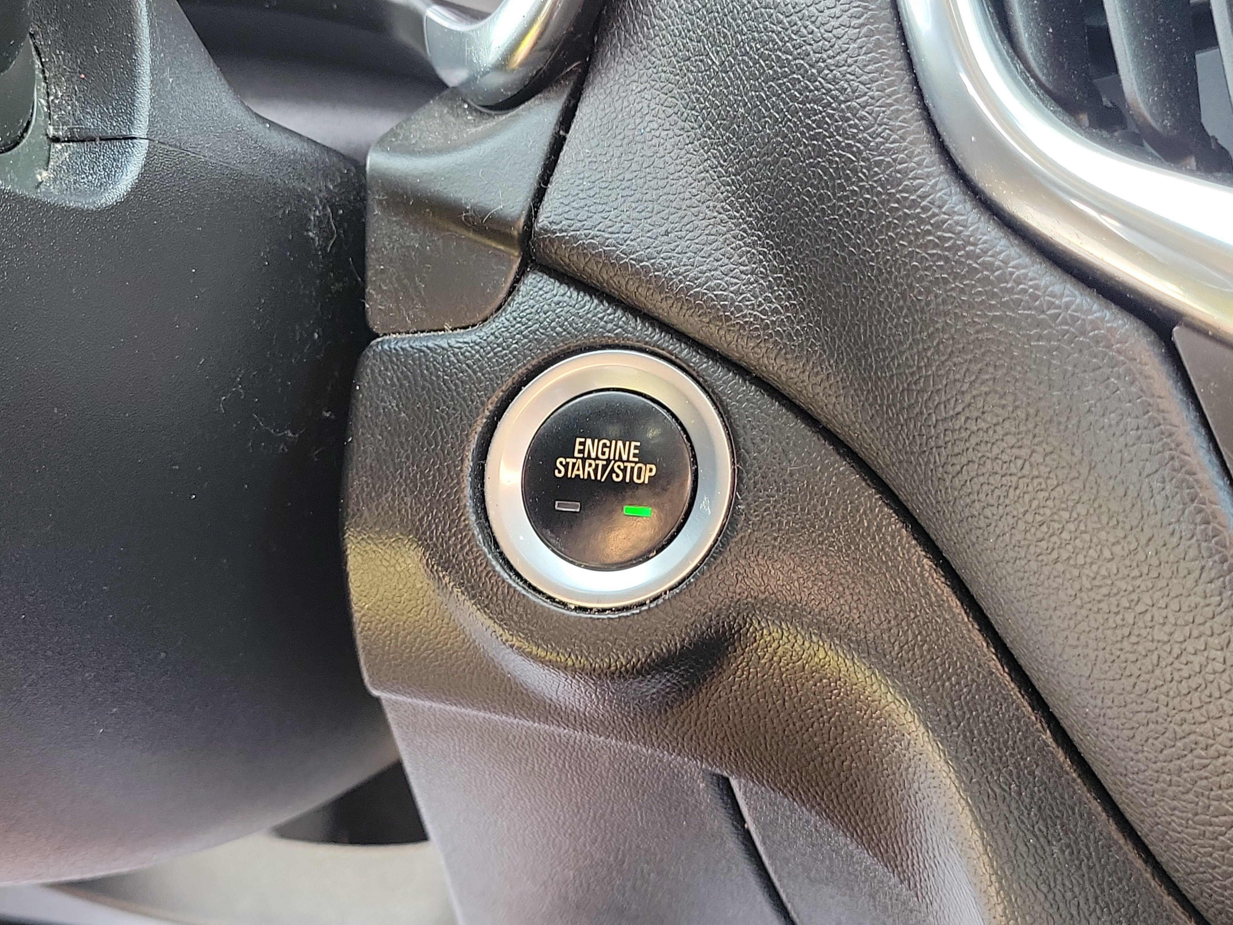 Used 2018 Chevrolet Equinox LT FWD image 30