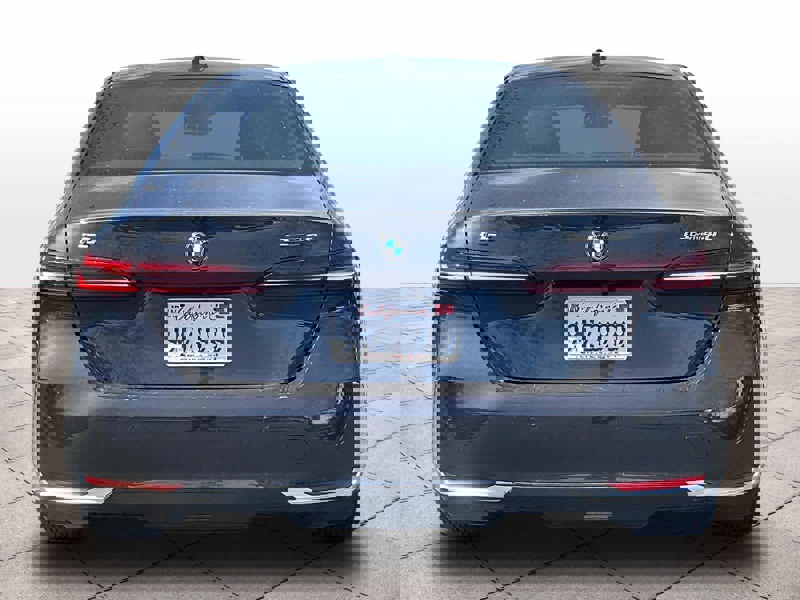 Used 2024 BMW i5 eDrive40i w/ Premium Package image 7