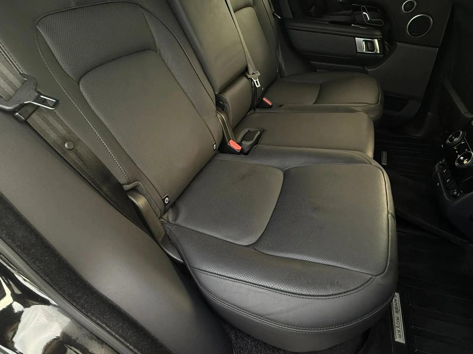 Used 2018 Land Rover Range Rover Supercharged AWD/4WD image 23