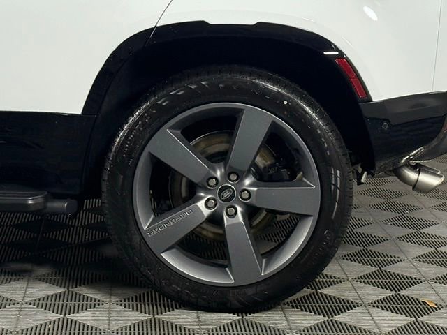 New 2025 Land Rover Defender 110 V8 image 13