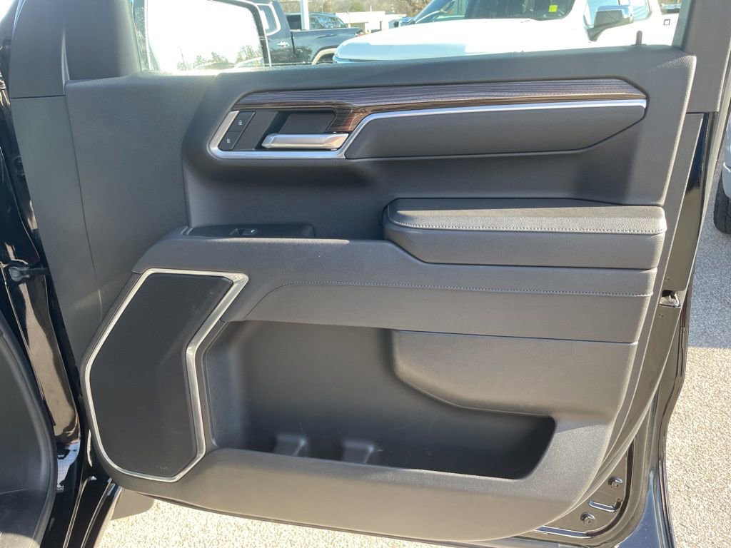 Used 2025 Chevrolet Silverado 1500 LT image 25